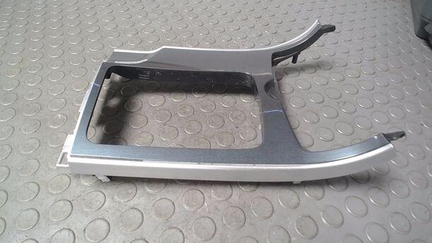 Foto: BLENDE/ ABDECKUNG SCHALTHEBEL eines Mazda 6 Sport Kombi 2.0 City