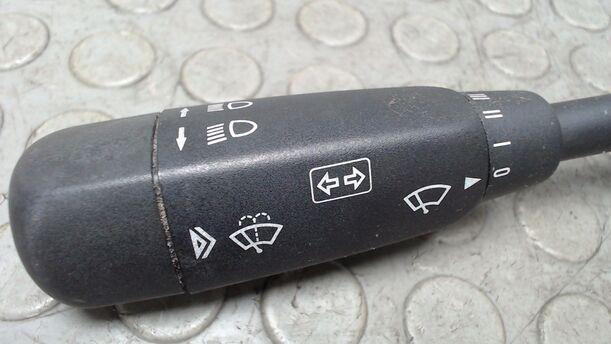 Foto: BLINKSCHALTER / KOMBISCHALTER eines Mercedes-Benz C 220 D City
