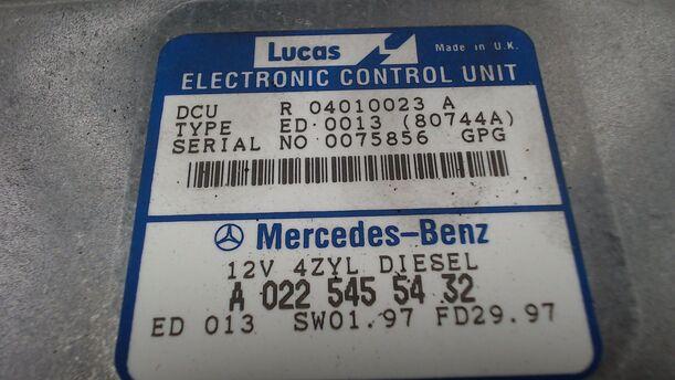 Foto: STEUERGERÄT EINSPRITZUNG eines Mercedes-Benz C 220 D City