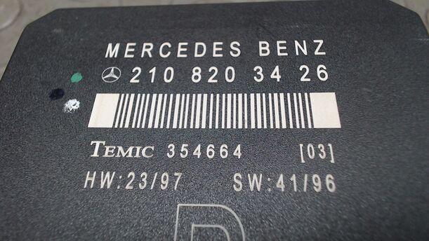 Foto: TÜRSTEUERGERÄT VORN eines Mercedes-Benz C 220 D