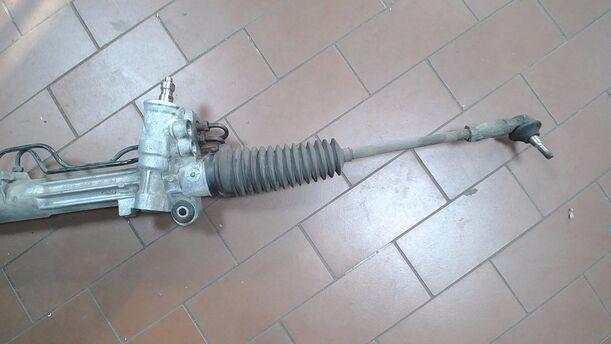Foto: SERVOLENKUNG eines Ford Fiesta