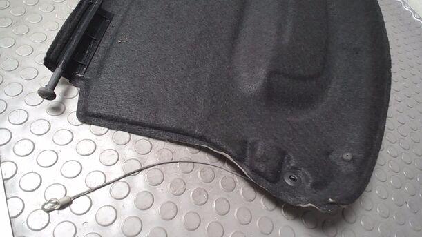 Foto: HUTABLAGE ( 4/5 TÜRER ) eines Ford Fiesta