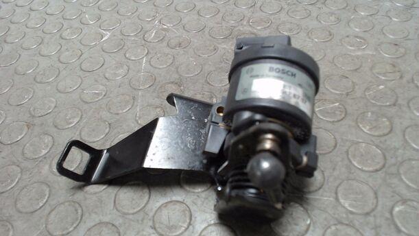 Foto: GASPEDAL STELLMOTOR / GEBER eines Mercedes-Benz C 220 D