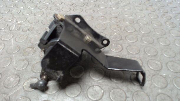 Foto: GASPEDAL STELLMOTOR / GEBER eines Mercedes-Benz C 220 D