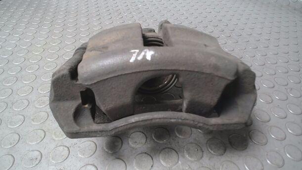 Foto: BREMSSATTEL VORN LINKS ( TRW ) eines Mercedes-Benz B 200 CDI Autotronic