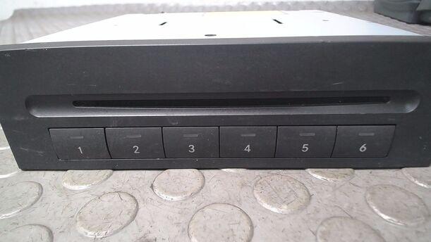 Foto: 6 FACH CD WECHSLER eines Mercedes-Benz B 200 CDI Autotronic