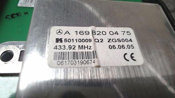 Foto: ANTENNENVERSTÄRKER eines Mercedes-Benz B 200 CDI Autotronic