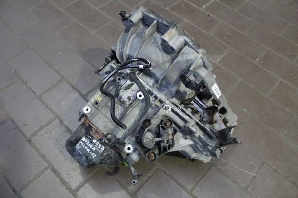Foto: SCHALTGETRIEBE 5 GANG ( CE JHQ CG ) eines Nissan Micra 1.2