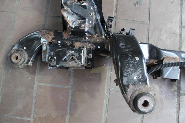Foto: VORDERACHSE/ ACHSE VORN eines Opel Vectra 1.6 Caravan