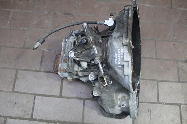 Foto: SCHALTGETRIEBE F17 C394 eines Opel Vectra 1.6 Caravan