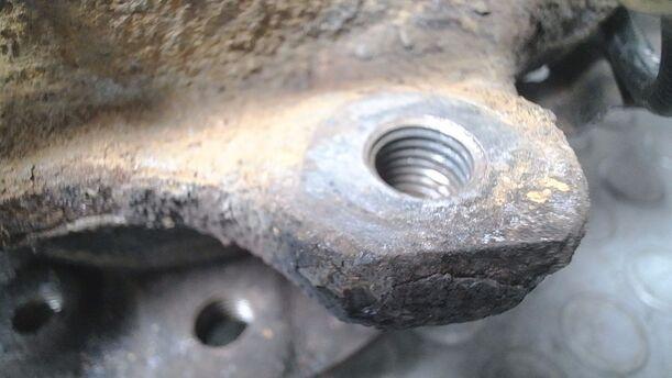 Foto: ACHSSCHENKEL VORN LINKS ( 5 LOCH ) eines Opel Vectra 1.6 Caravan