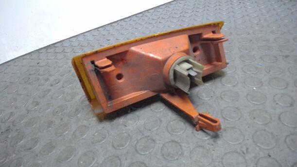 Foto: BLINKER / BLINKLEUCHTE LINKS eines OPEL KADETT D CARAVAN
