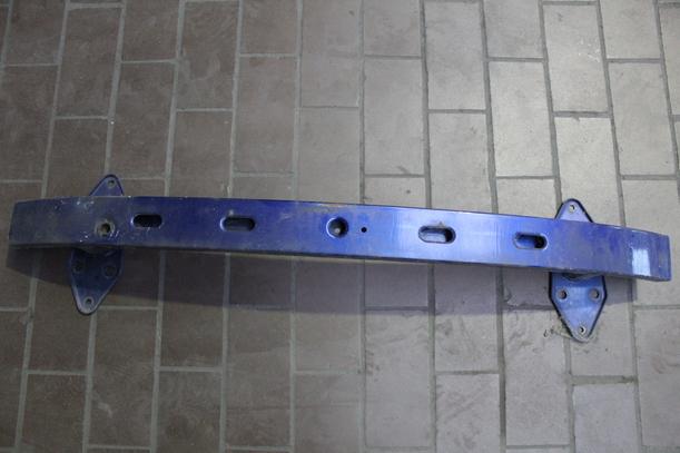 Foto: VERSTÄRKUNG VORN eines Fiat Panda 1.2