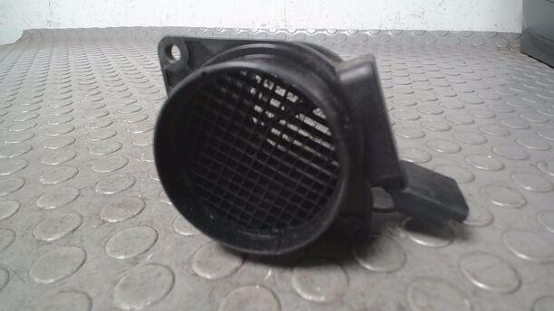 Foto: LUFTMASSENMESSER SIEMENS eines Peugeot 307 HDi SW 110