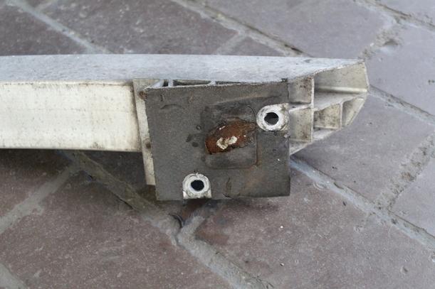 Foto: VERSTÄRKUNG HINTEN eines Audi A3 1.9 TDI