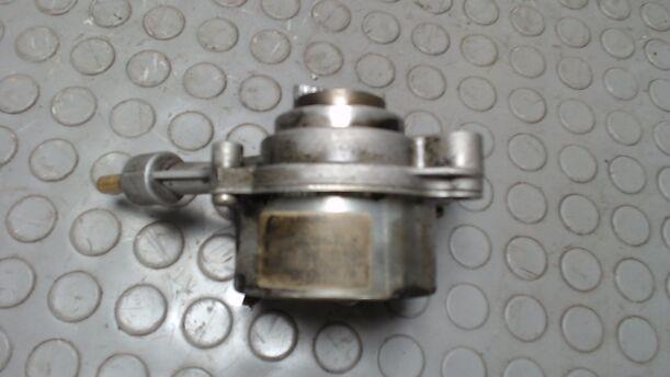 Foto: VAKUUMPUMPE eines Peugeot 307 HDi SW 110