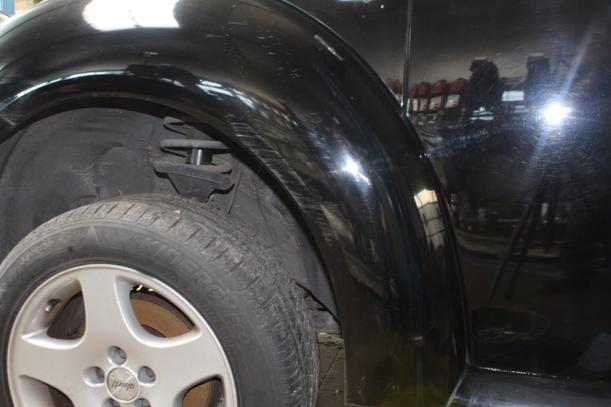 Foto: KOTFLÜGEL VORN LINKS eines VW New Beetle 2.0