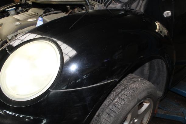 Foto: KOTFLÜGEL VORN LINKS eines VW New Beetle 2.0