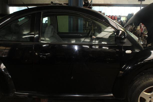 Foto: TÜR VORN RECHTS eines VW New Beetle 2.0