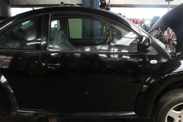 Foto: TÜR VORN RECHTS eines VW New Beetle 2.0