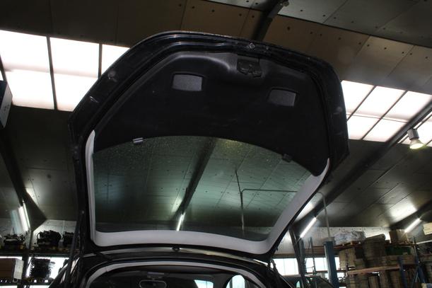 Foto: HECKKLAPPE / HECKDECKEL eines VW New Beetle 2.0
