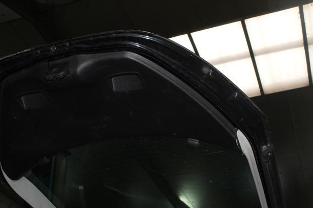 Foto: HECKKLAPPE / HECKDECKEL eines VW New Beetle 2.0