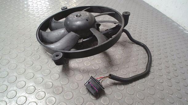 Foto: ELEKTROLÜFTER eines Audi A3 1.9 TDI