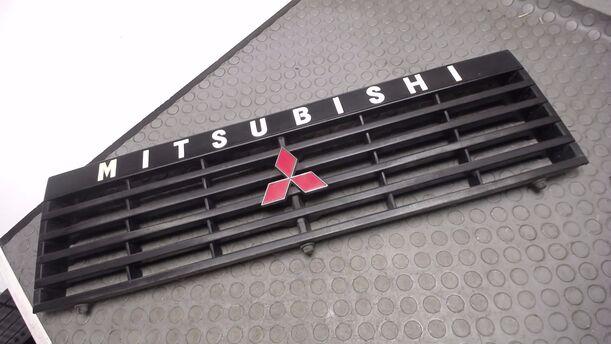 Foto: KÜHLERGRILL eines Mitsubishi CANVAS TOP
