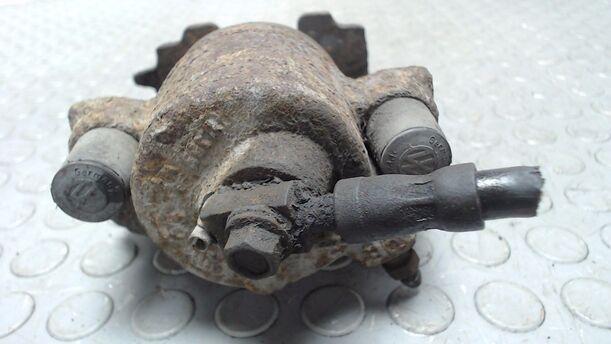 Foto: BREMSSATTEL VORN LINKS eines VW New Beetle 2.0 LS