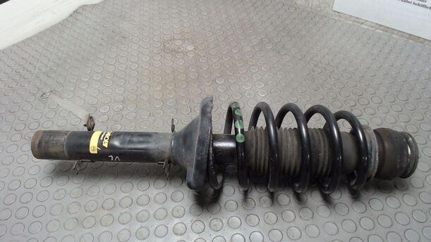 Foto: FEDERBEIN VORN LINKS eines VW New Beetle 2.0 LS