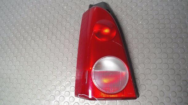 Foto: HECKLEUCHTE/ RÜCKLEUCHTE LINKS eines Opel Agila 1.2 16 V LS