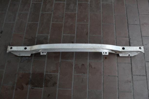 Foto: VERSTÄRKUNG HINTEN eines Opel Corsa 1.2 16V LS