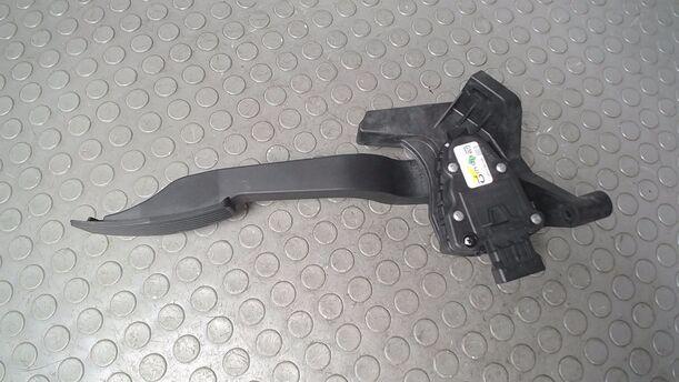 Foto: GASPEDAL eines Opel Corsa 1.2 16V LS