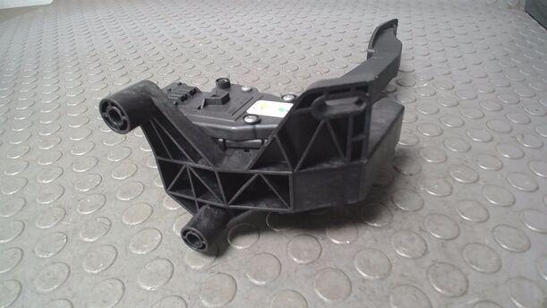 Foto: GASPEDAL eines Opel Corsa 1.2 16V LS