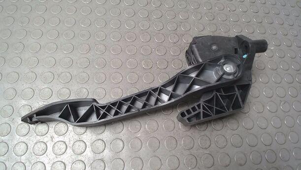 Foto: GASPEDAL eines Opel Corsa 1.2 16V LS