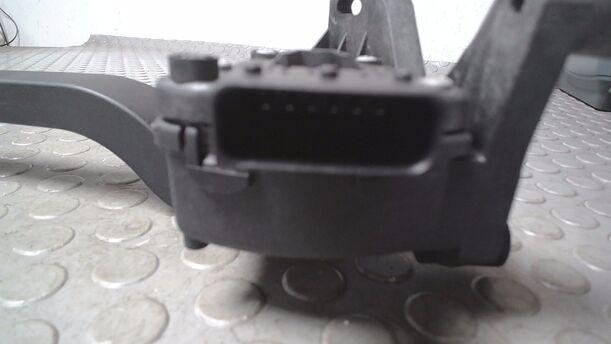 Foto: GASPEDAL eines Opel Corsa 1.2 16V LS