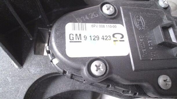 Foto: GASPEDAL eines Opel Corsa 1.2 16V LS