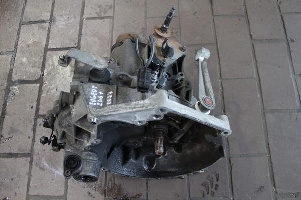 Foto: SCHALTGETRIEBE 5-GANG eines Peugeot 206+ 60