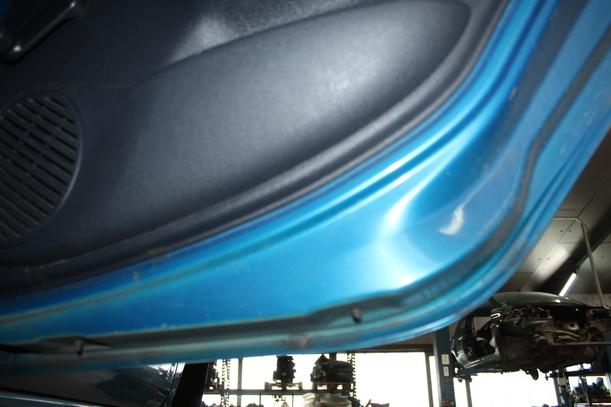 Foto: TÜR HINTEN RECHTS ( AUSFÜHRUNG BIS 2007 ) eines Renault Clio 1.2 16V