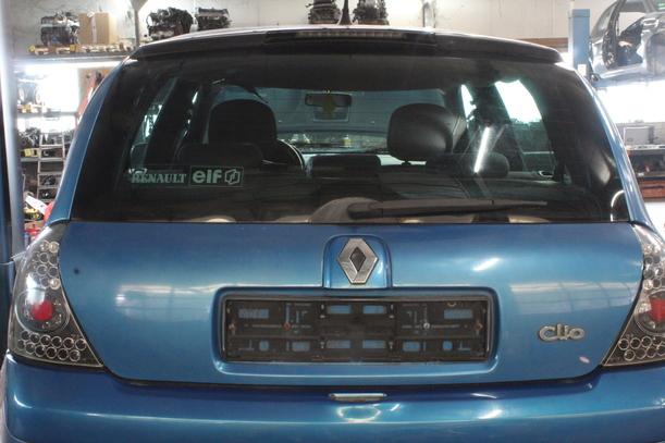 Foto: HECKKLAPPE/ HECKDECKEL ( FACELIFT AB 2001 ) eines Renault Clio 1.2 16V