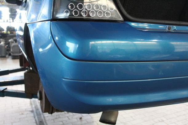 Foto: STOSSFÄNGER/ STOßSTANGE HINTEN ( FACELIFT AB 2001 ) eines Renault Clio 1.2 16V