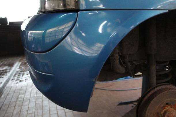 Foto: STOSSFÄNGER/ STOßSTANGE HINTEN ( FACELIFT AB 2001 ) eines Renault Clio 1.2 16V