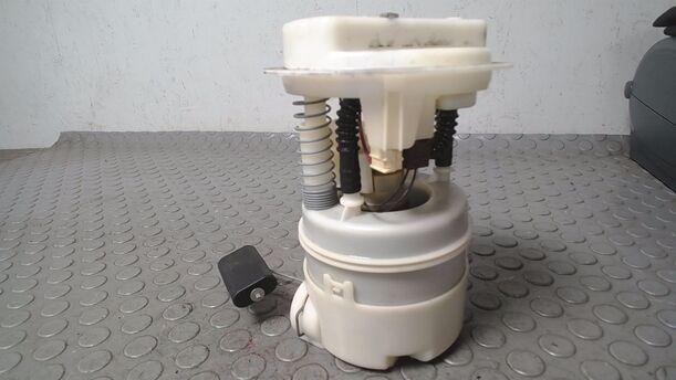 Foto: KRAFTSTOFFPUMPE eines Renault Clio 1.2 16V