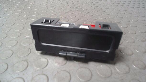 Foto: DISPLAY/ BILDSCHIRM eines Renault Clio 1.2 16V