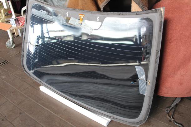 Foto: HECKSCHEIBE ( COUPE/ MIT TÖNUNGSFOLIE ) eines BMW 335d Coupe Aut.