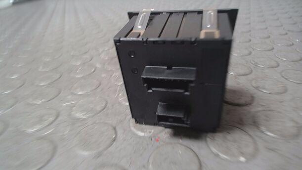Foto: WARNBLINKSCHALTER/ SCHALTER WARNBLINKANLAGE eines BMW 335d Coupe Aut.