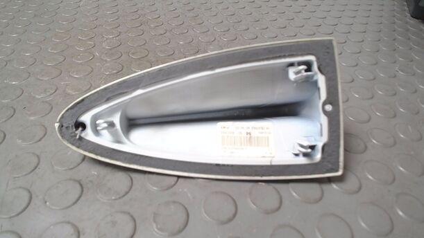 Foto: ANTENNENABDECKUNG/ ABDECKUNG ANTENNE eines BMW 335d Coupe Aut.
