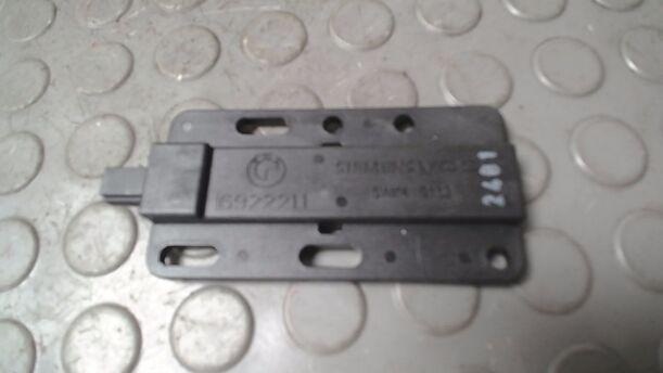 Foto: SENSOR KEYLESS GO/ ANTENNENVERSTÄRKER eines BMW 335d Coupe Aut.