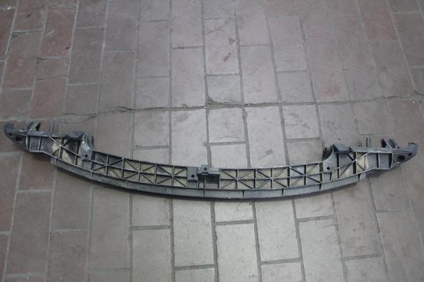 Foto: VERSTÄRKUNG HINTEN eines Peugeot 206+ 60
