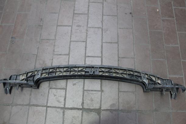 Foto: VERSTÄRKUNG HINTEN eines Peugeot 206+ 60